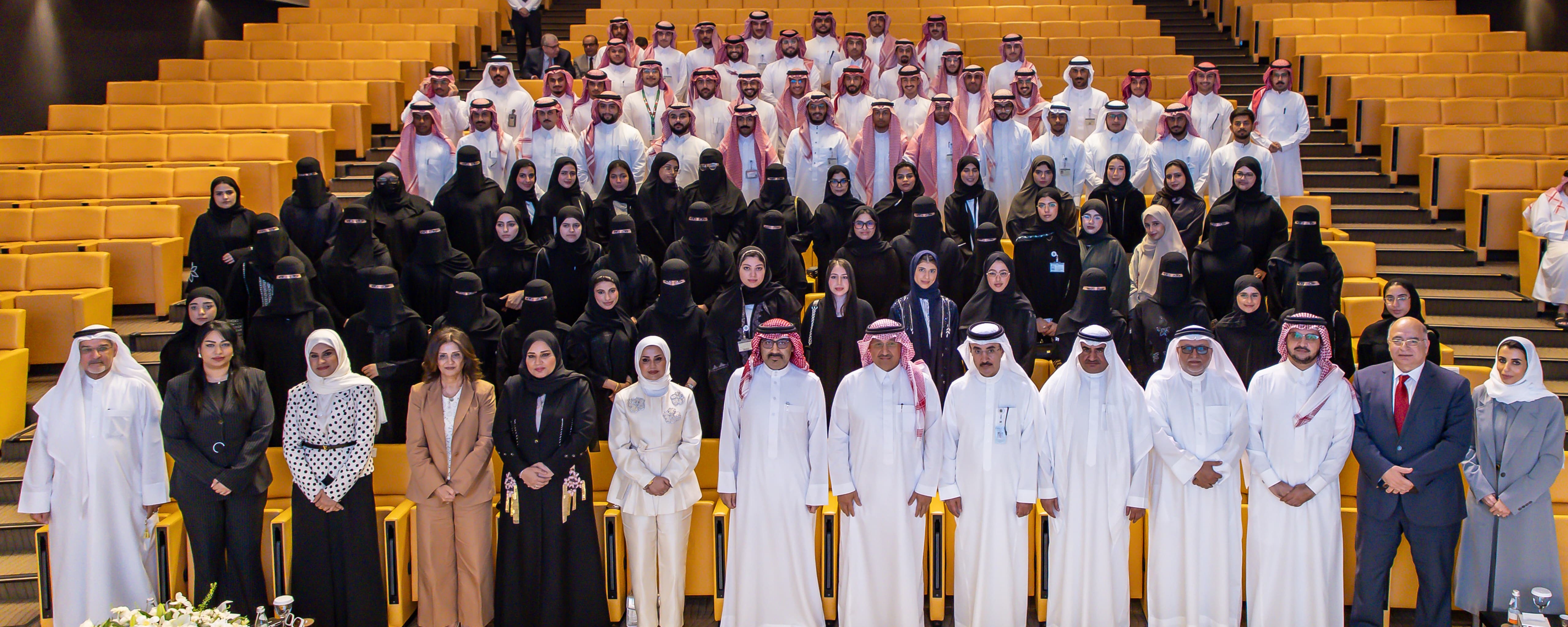 Saudi Minister of Education Meets Saudi Students Studying at the Arabian Gulf University