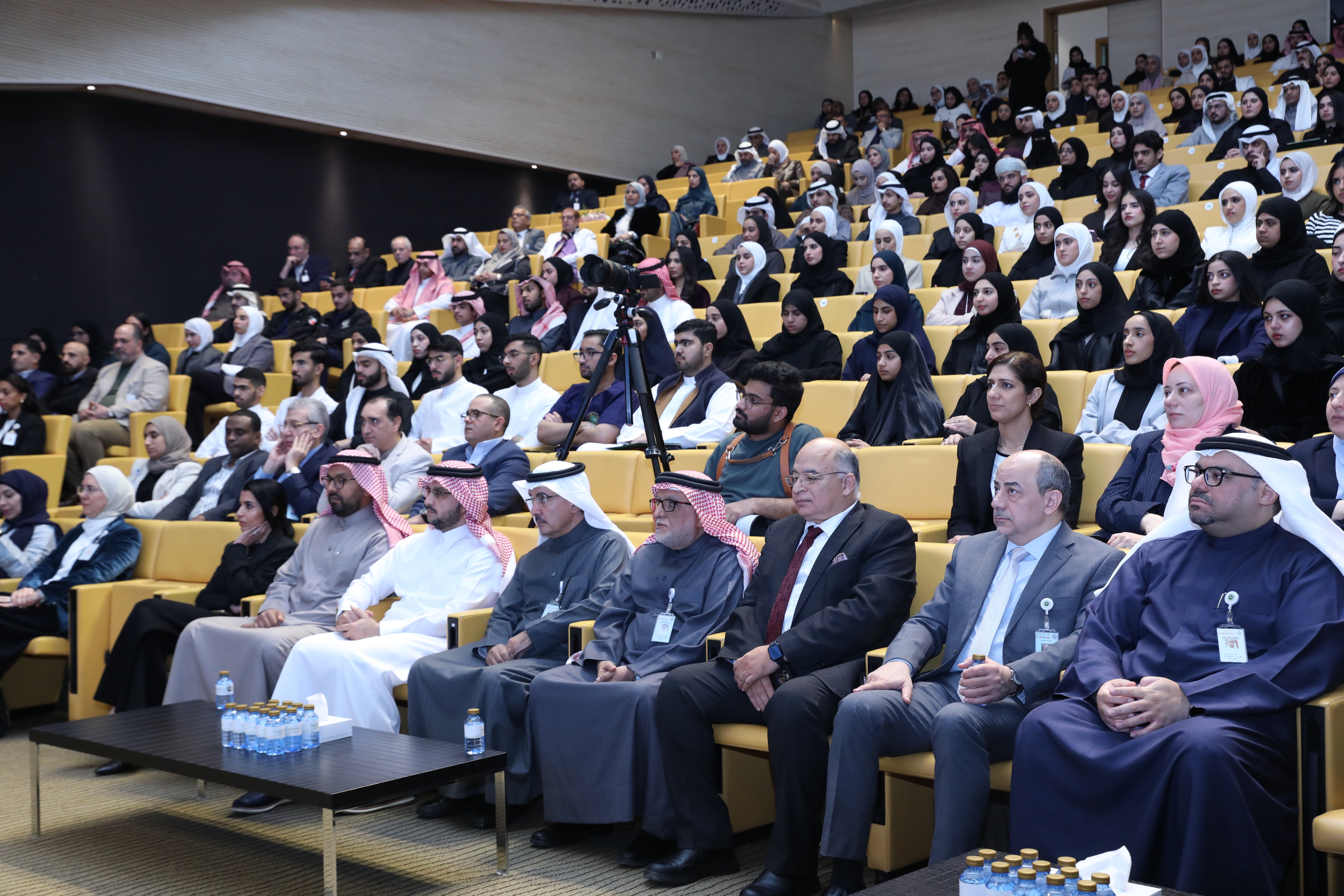 تكريم الطلبة المتفوقين 