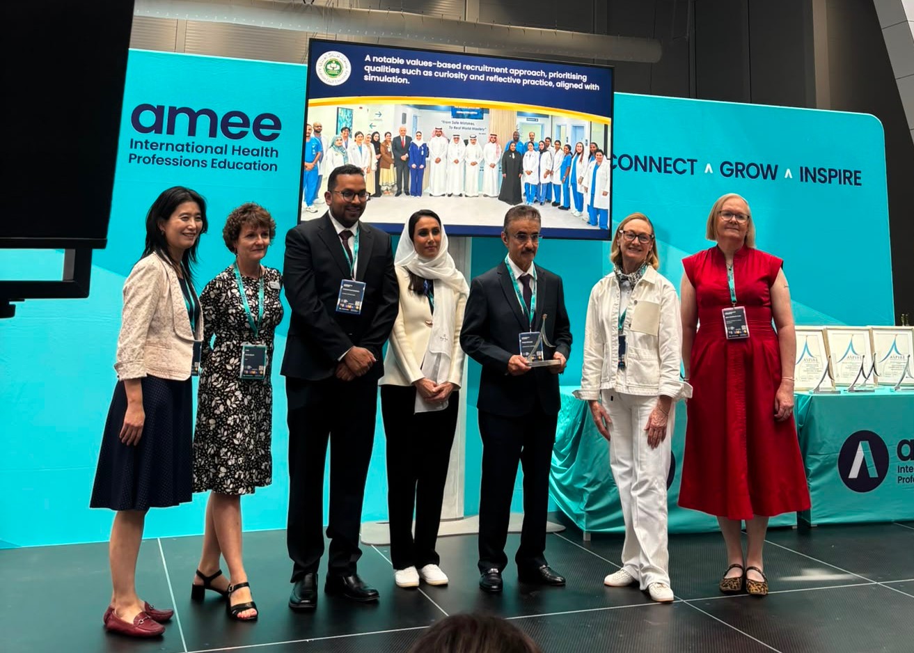 The President of Arabian Gulf University Receives the ASPIRE Global Award for Excellence in Medical Education in the Medical Simulation Category at an Awards Ceremony Held in Vienna